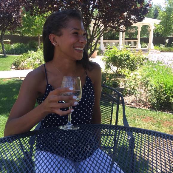 Meet your Posher, Mikayla - Picture 1 of 1